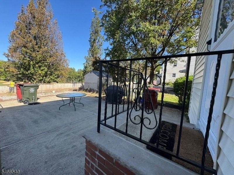 1 Underhill Ct - Photo 5 of 23