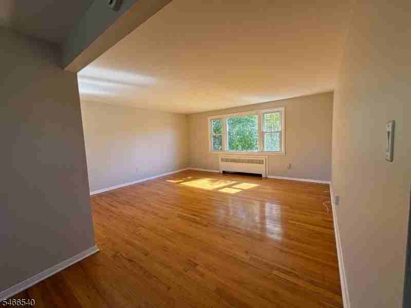 1 Underhill Ct - Photo 6 of 23
