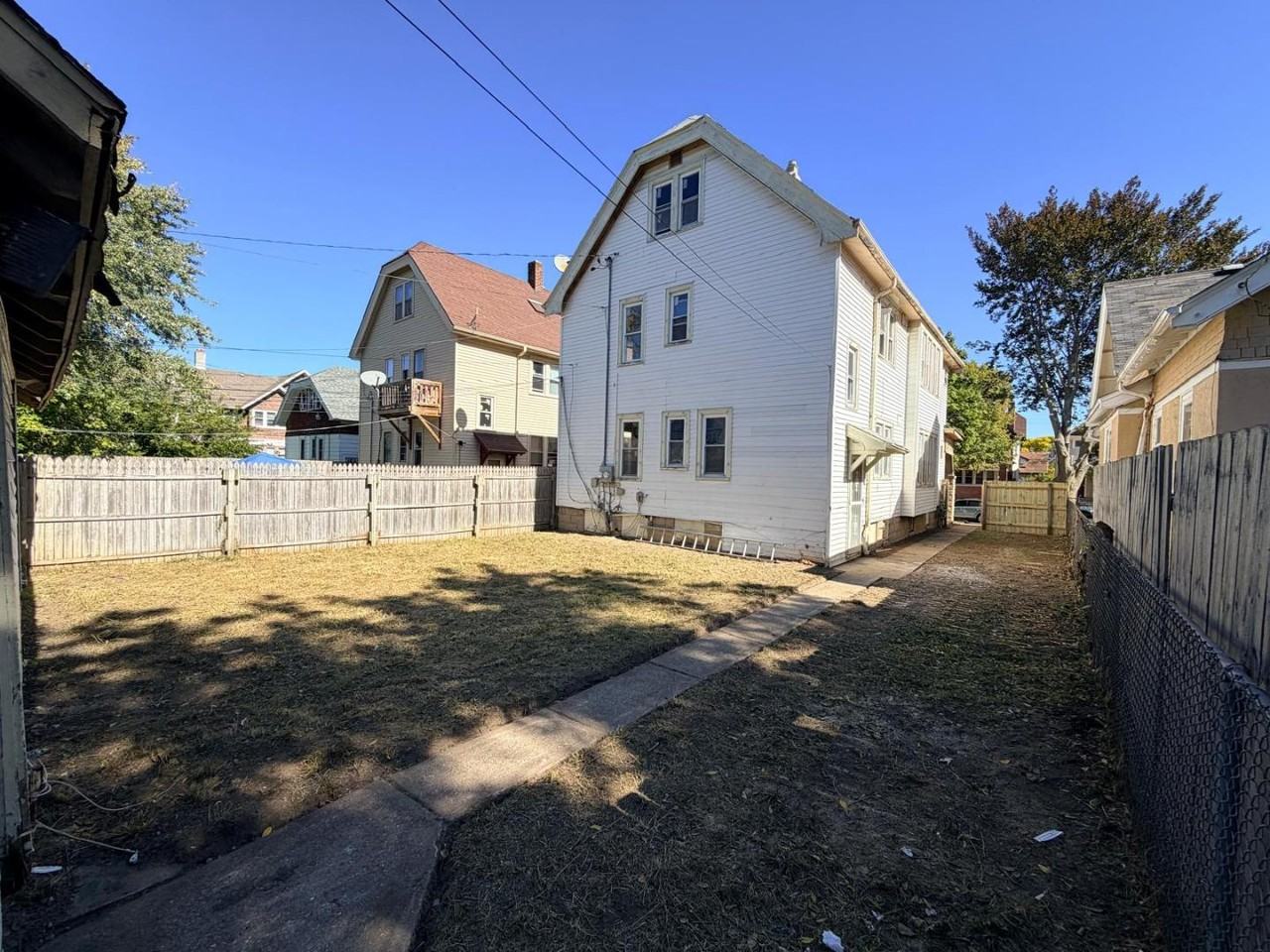 2511 N 50th St - Photo 2 of 4
