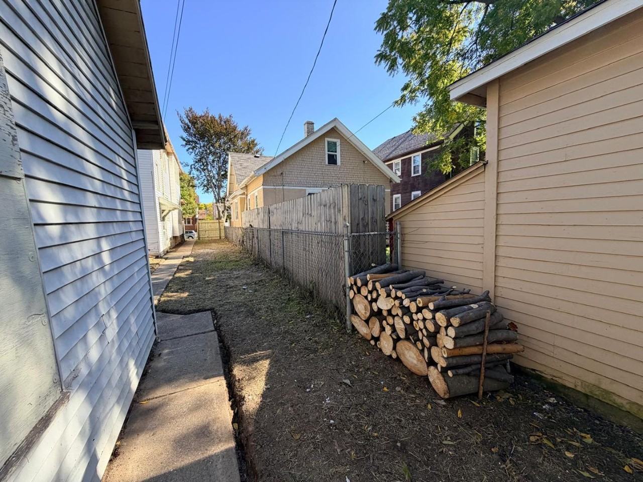 2511 N 50th St - Photo 3 of 4
