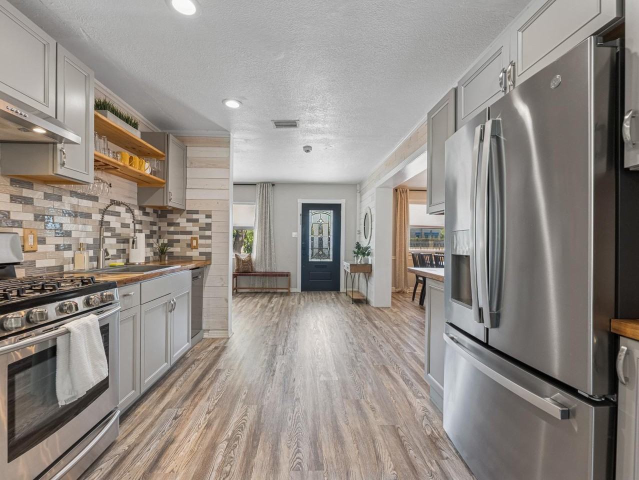10820 Starkey Rd - Photo 6 of 11