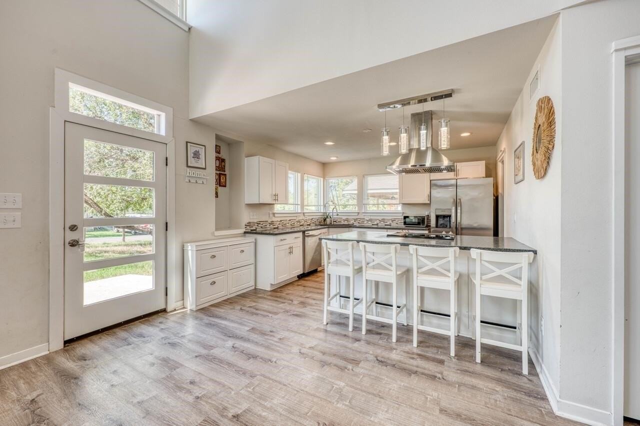 847 Pecan Ln - Photo 6 of 23
