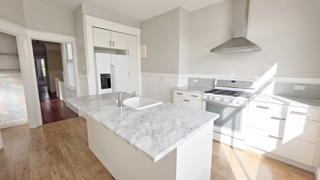 375 Union St - Photo 2 of 14