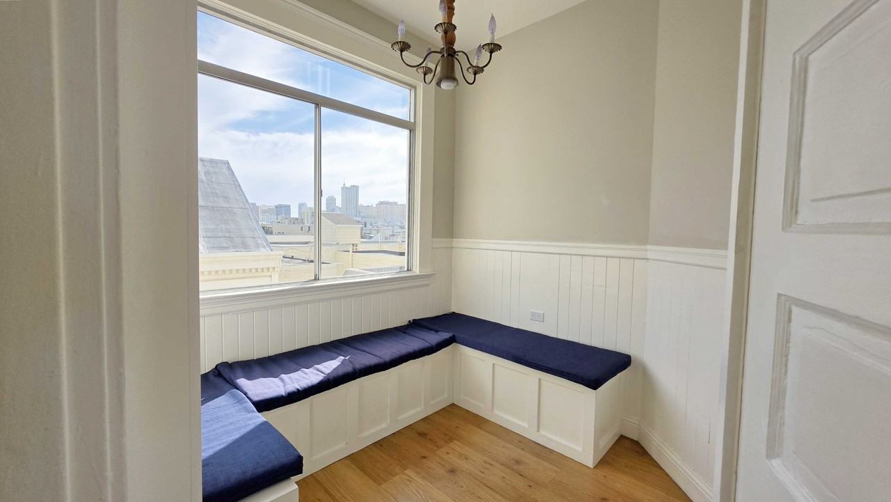 375 Union St - Photo 6 of 14