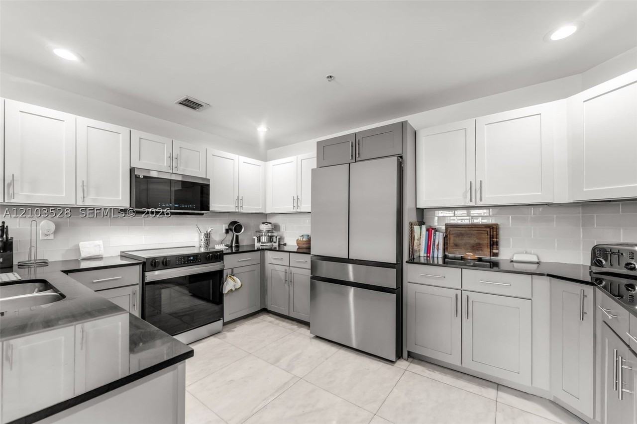 8395 Sw 73rd Ave #107 - Photo 6 of 22