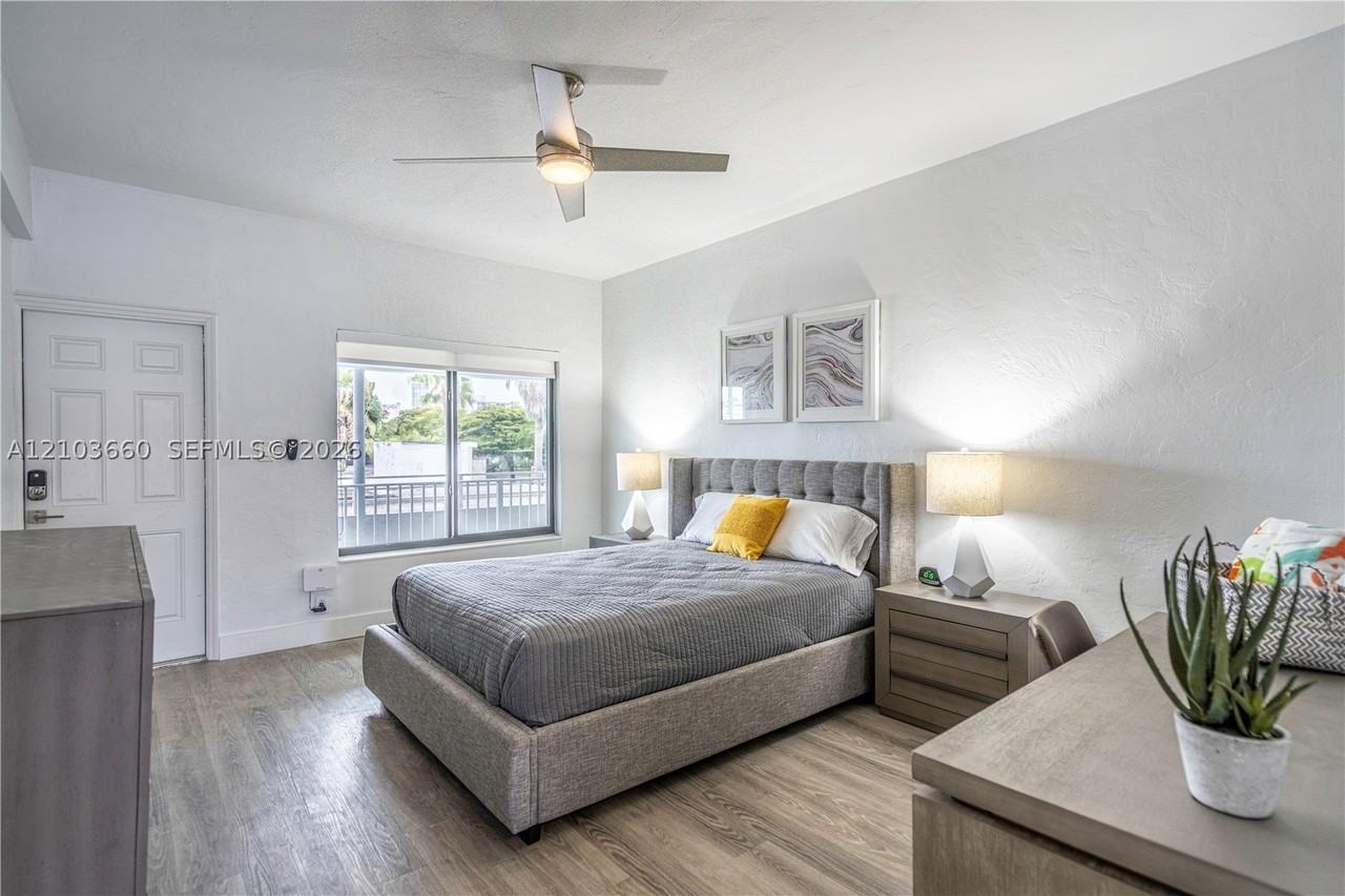 1191 71st St #2 - Photo 4 of 14