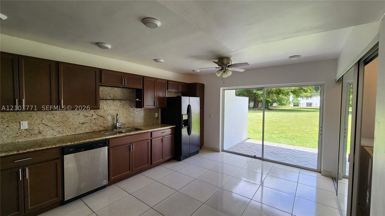 5060 Elmhurst Rd #B - Photo 6 of 22