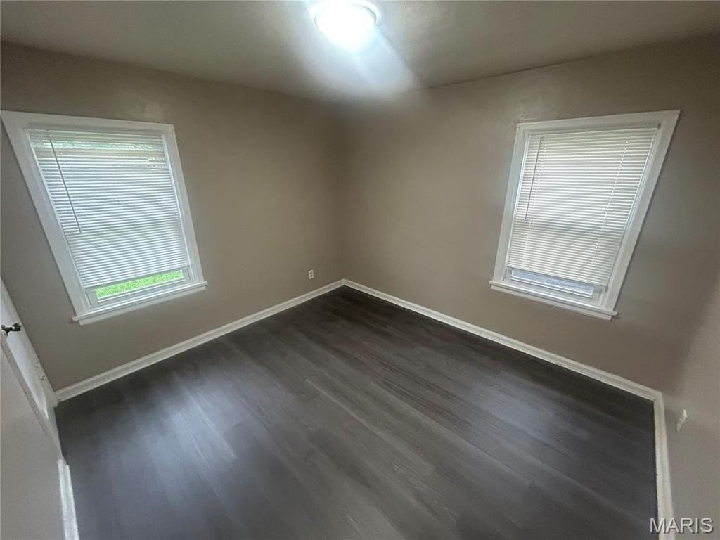 8019 Aline Ave - Photo 4 of 8