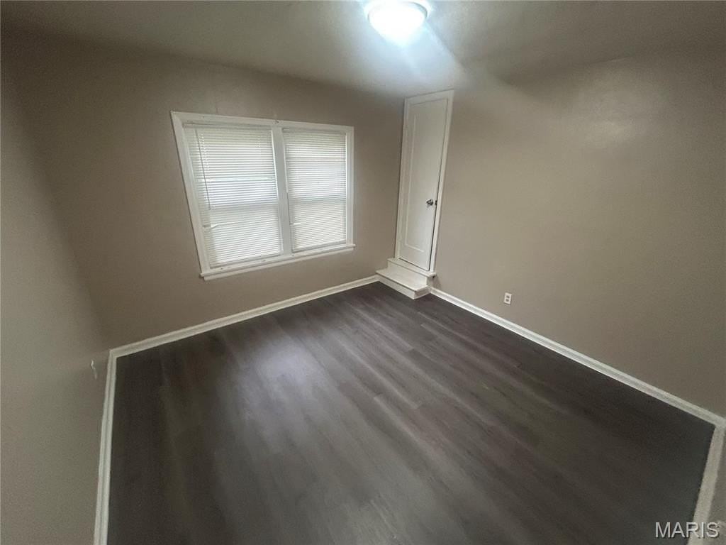 8019 Aline Ave - Photo 5 of 8