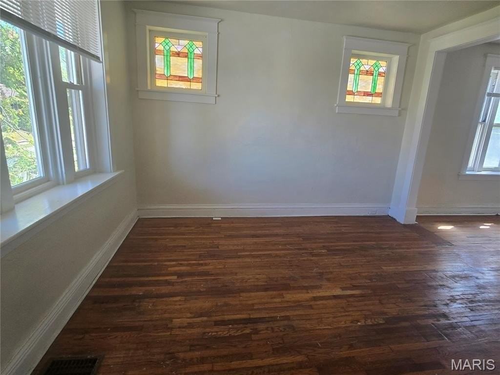 4458 Penrose St - Photo 3 of 9