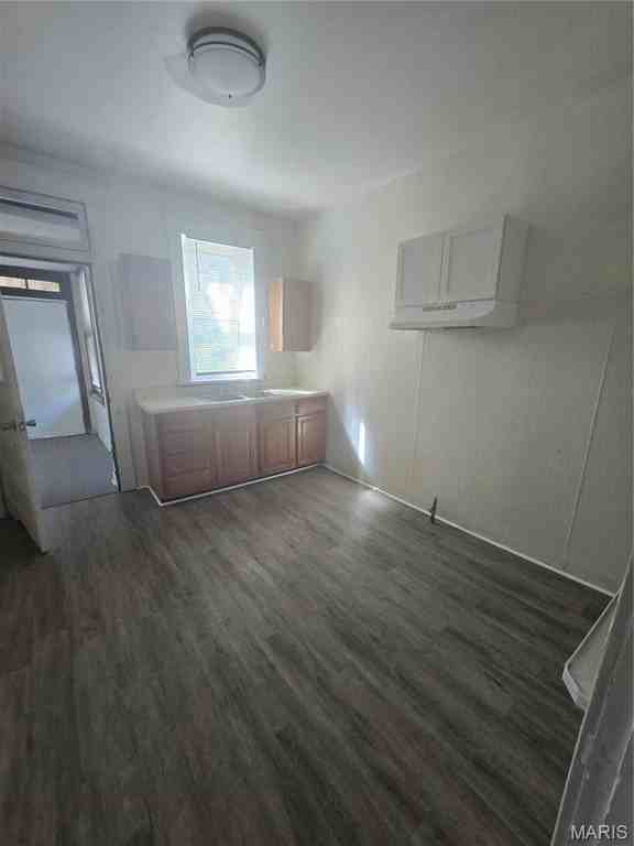 4458 Penrose St - Photo 7 of 9