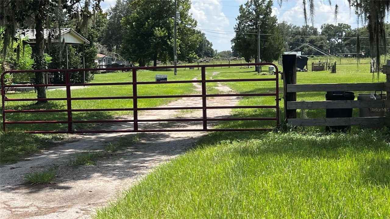 2665 E HWY 466 - Photo 4 of 10
