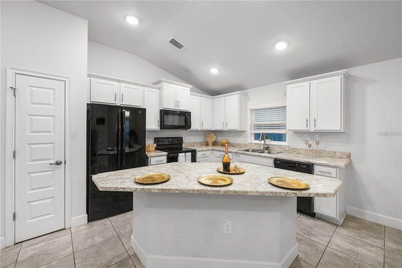 14429 Potterton Cir - Photo 7 of 36