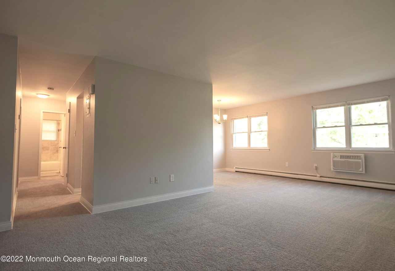77 Stonehurst Blvd #D - Photo 2 of 11