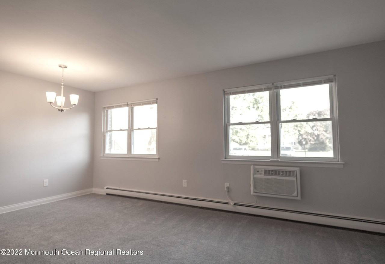 77 Stonehurst Blvd #D - Photo 5 of 11