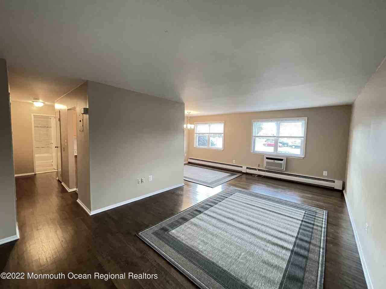 35 Manchester Ct #B - Photo 2 of 17
