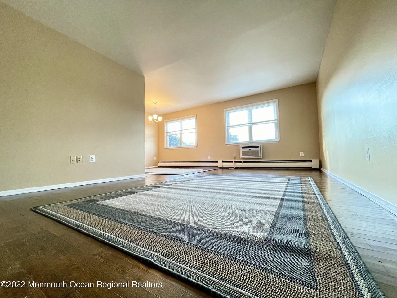 35 Manchester Ct #B - Photo 3 of 17
