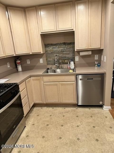 233 Brookfield Dr - Photo 4 of 13