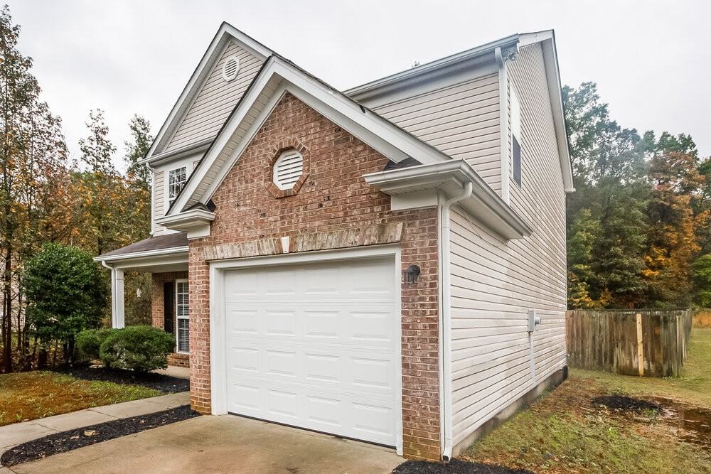 1532 Braveheart Ln - Photo 4 of 16