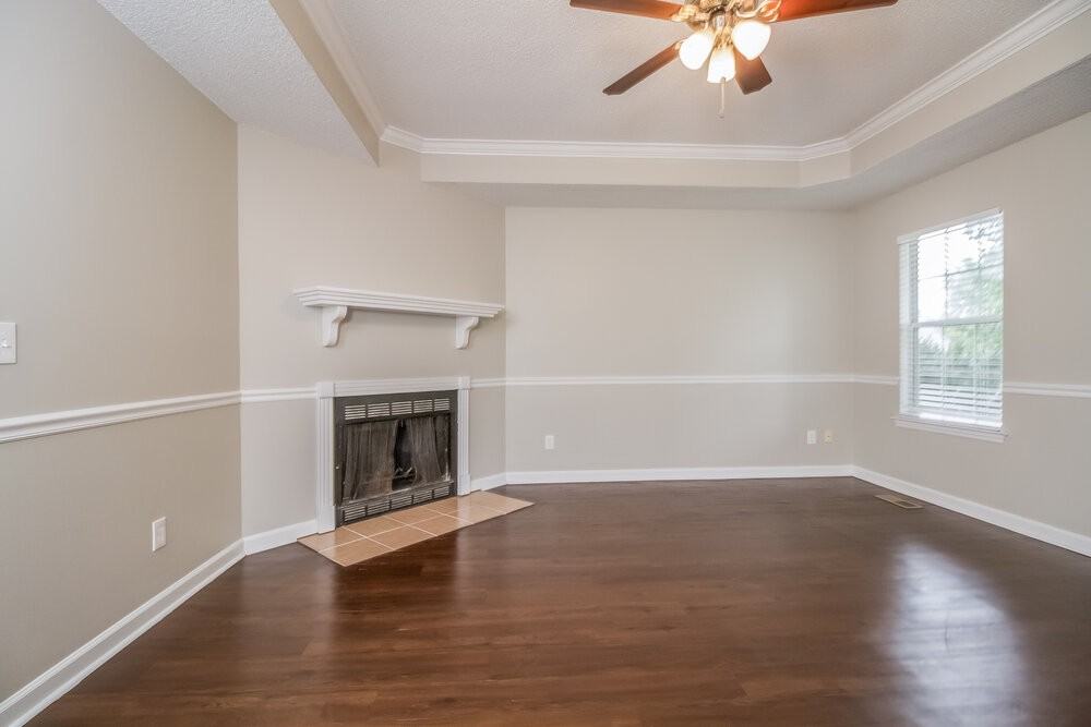 1207 Woods Edge Dr - Photo 4 of 15