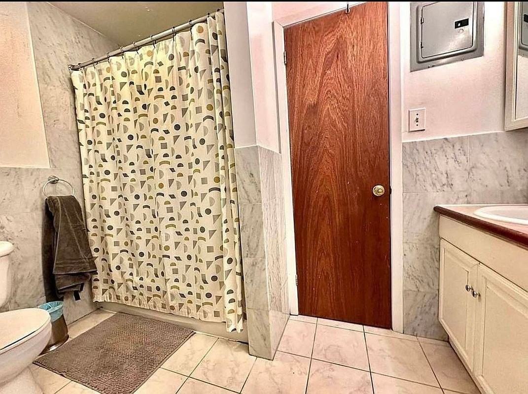 64 W 69th St #2A - Photo 5 of 12