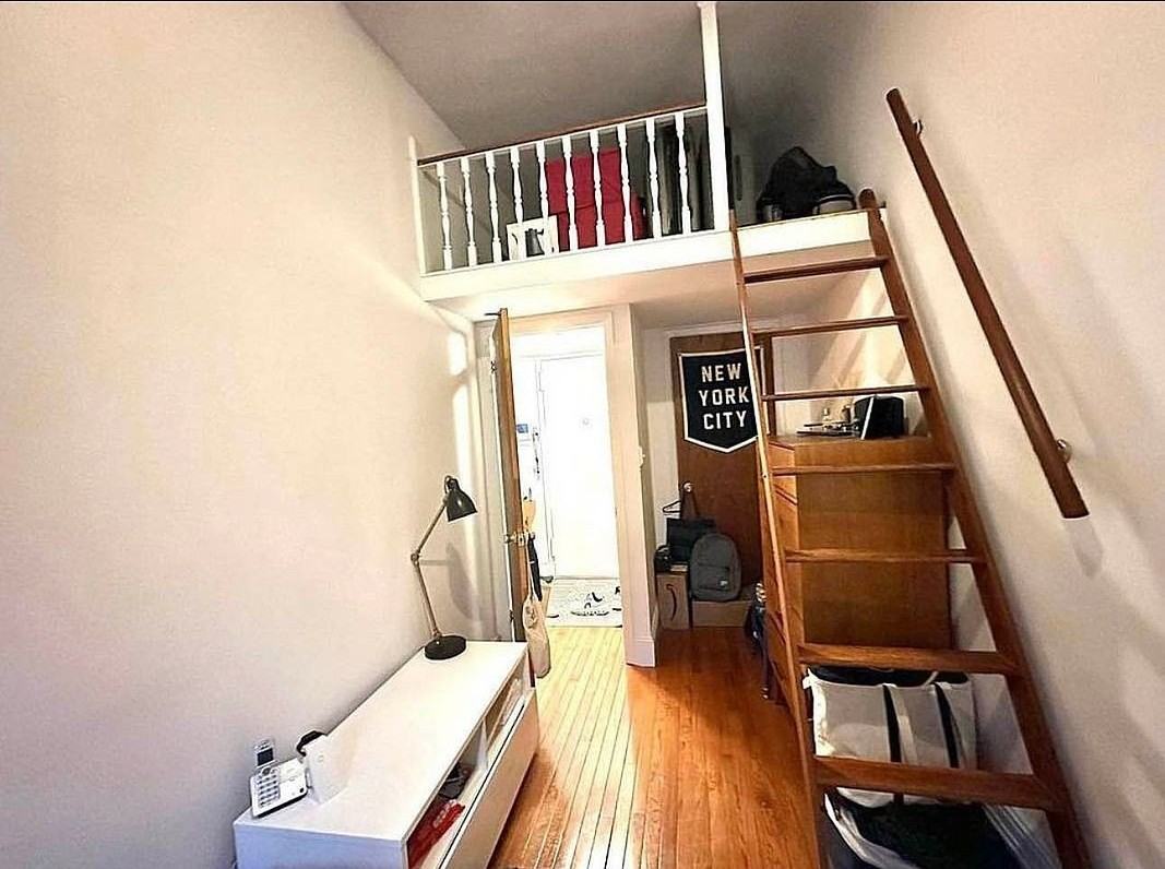 64 W 69th St #2A - Photo 7 of 12