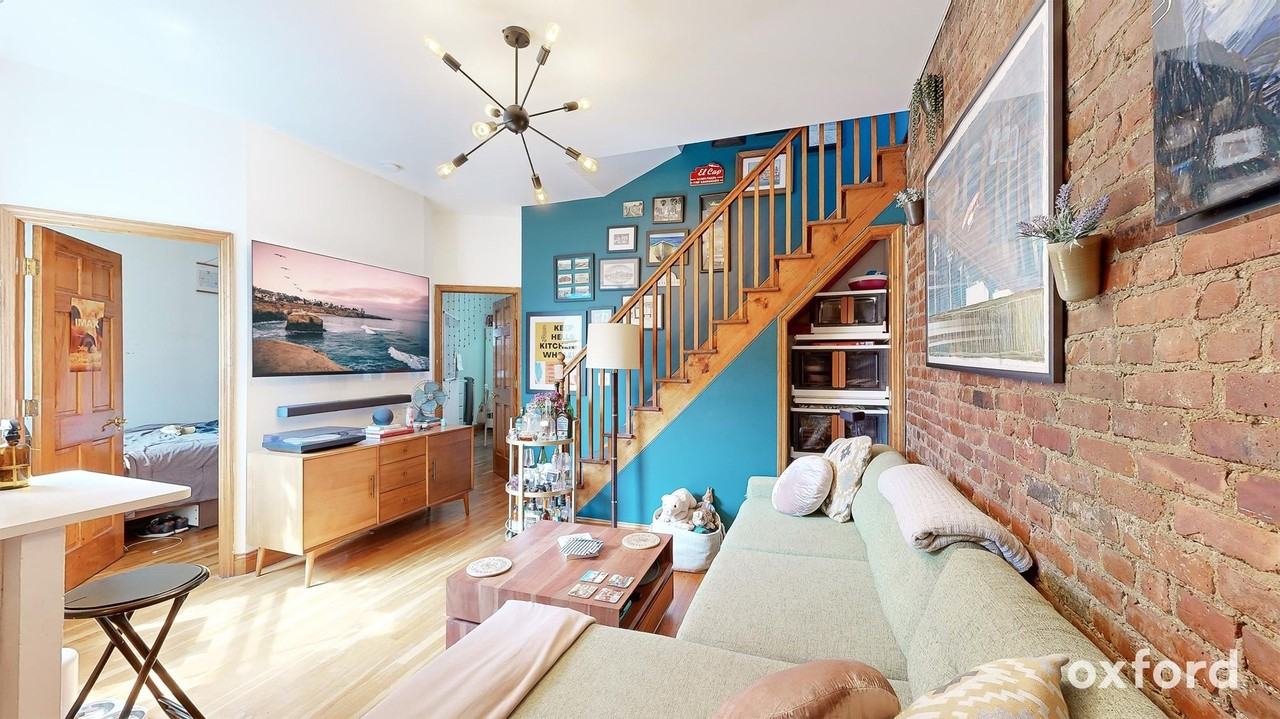 312 W 48th St #34 - Photo 3 of 15