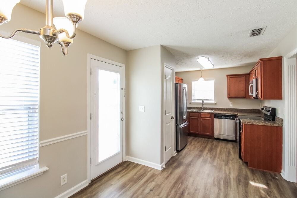 900 Harvest Grove Dr - Photo 7 of 17