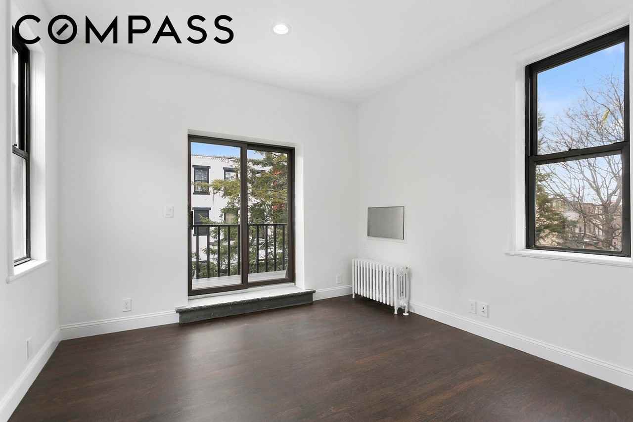 874 President St #3R - Photo 4 of 7