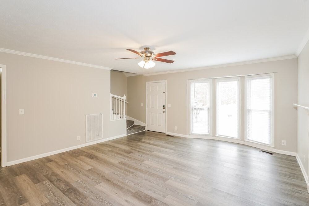 2425 Laurel Hill Ct - Photo 4 of 17