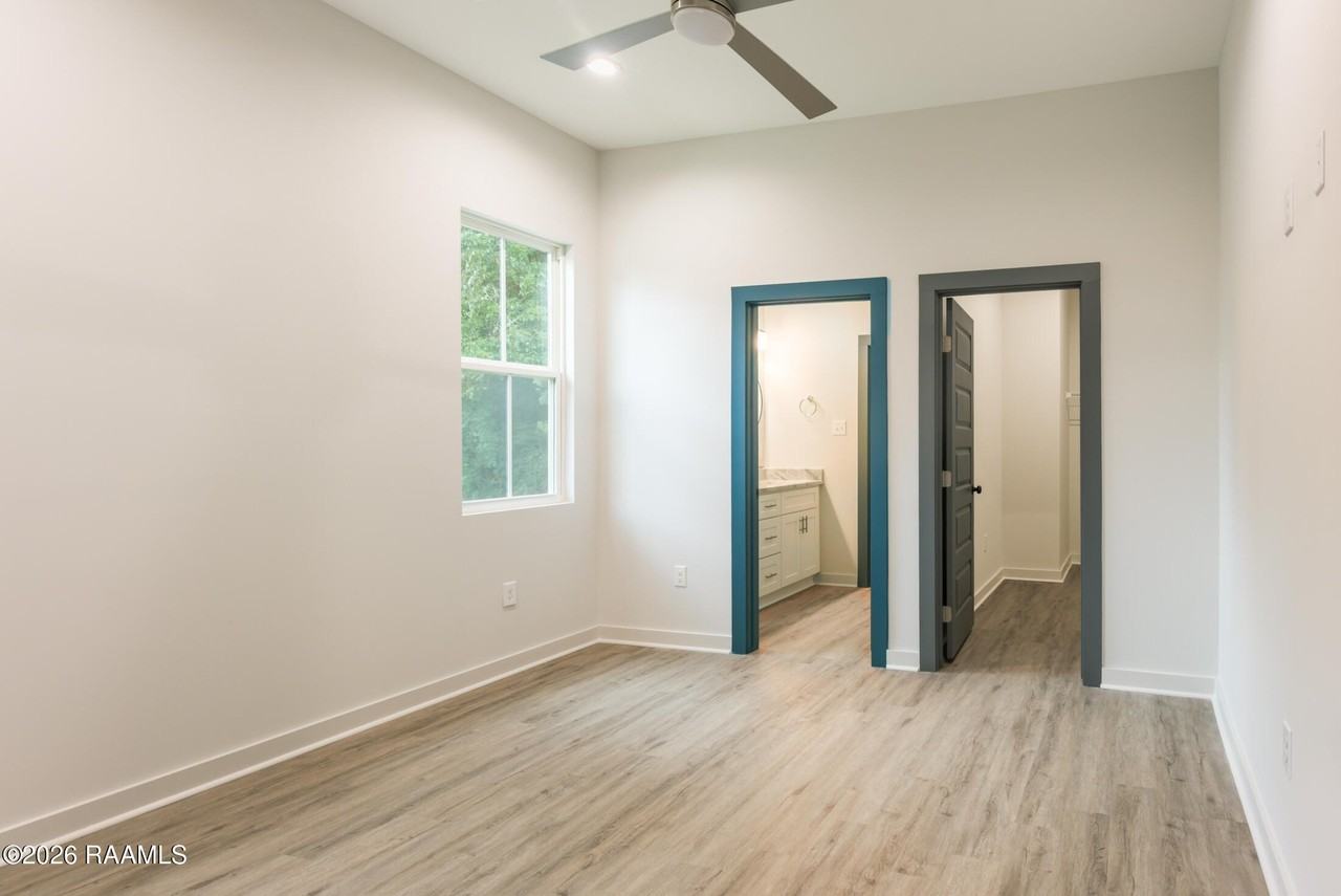 136 Banister Ct - Photo 5 of 11