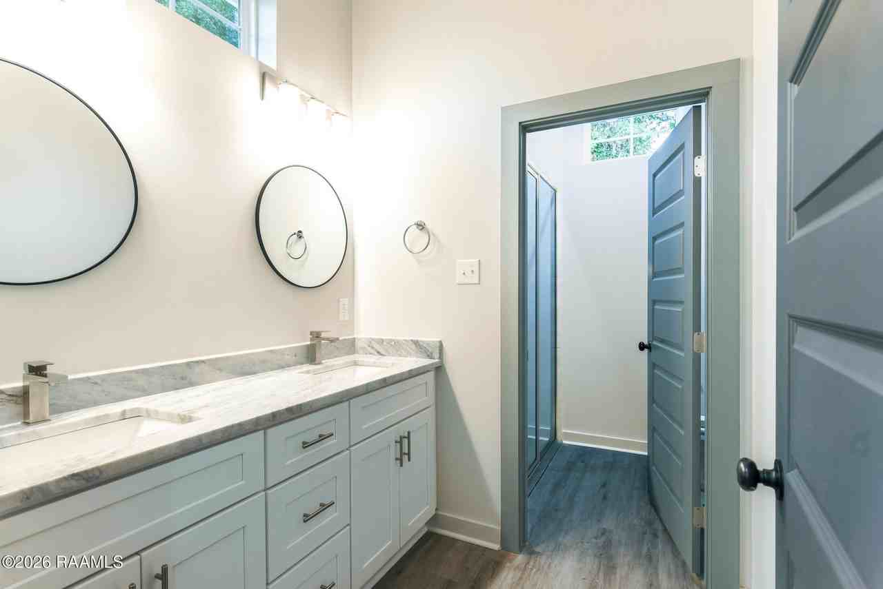 136 Banister Ct - Photo 6 of 11