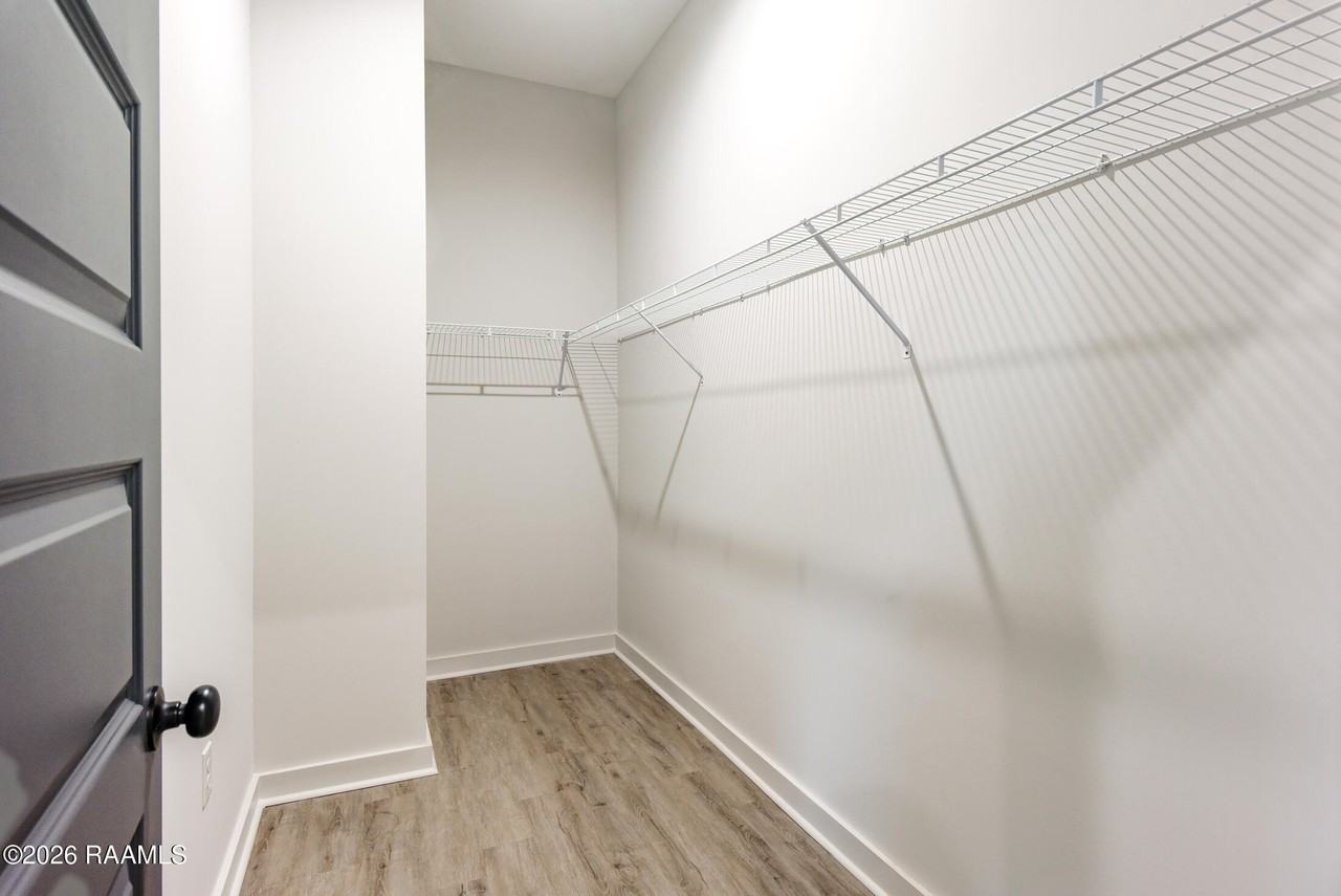 136 Banister Ct - Photo 7 of 11