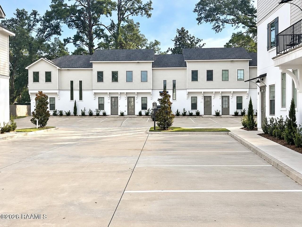 211 Steiner Oaks Road - Photo 2 of 23