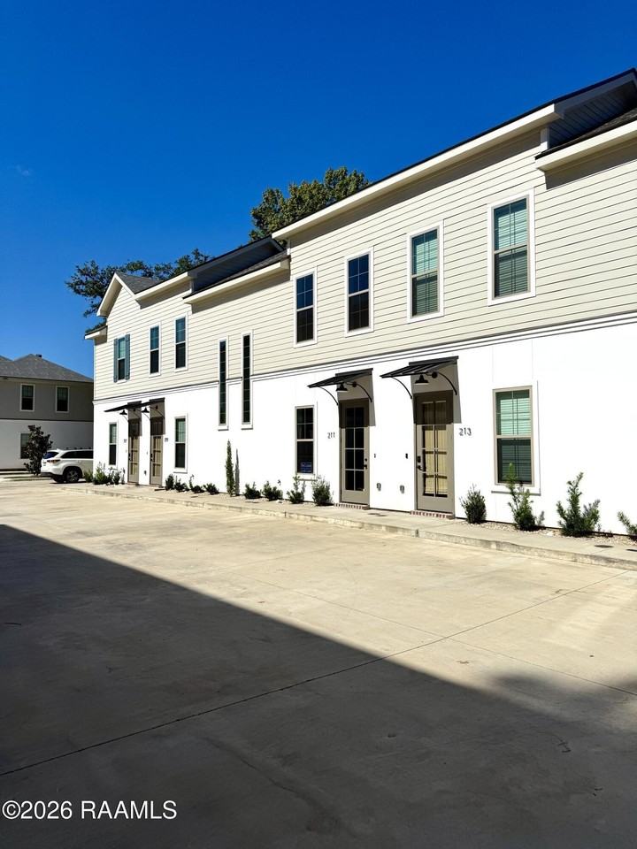 211 Steiner Oaks Road - Photo 4 of 23