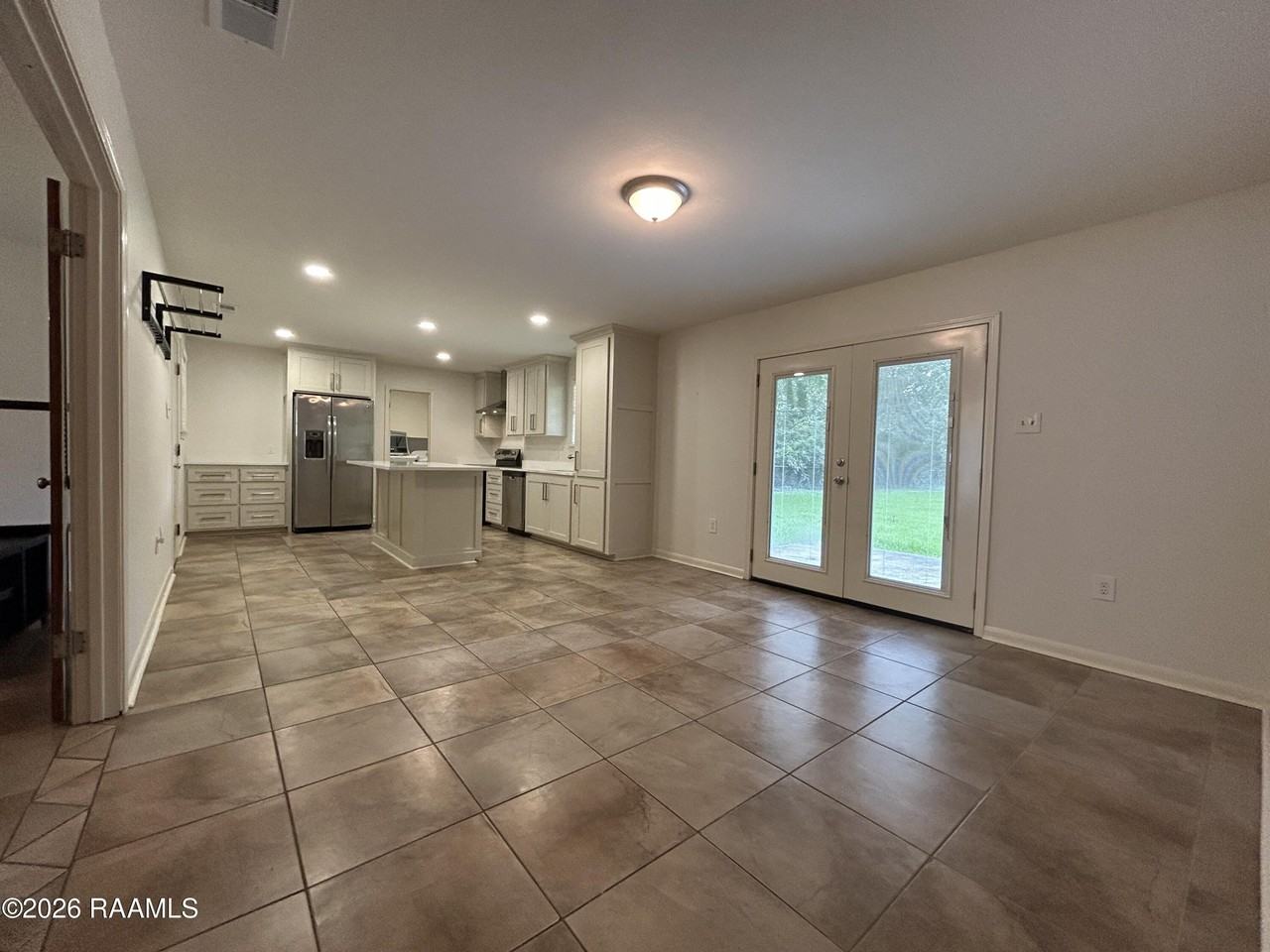 499 Baird Dr - Photo 3 of 14