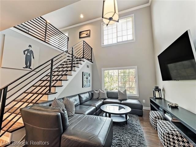 662 Purdy St #214 - Photo 5 of 17