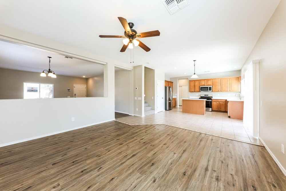 9433 W Hubbell St - Photo 6 of 17