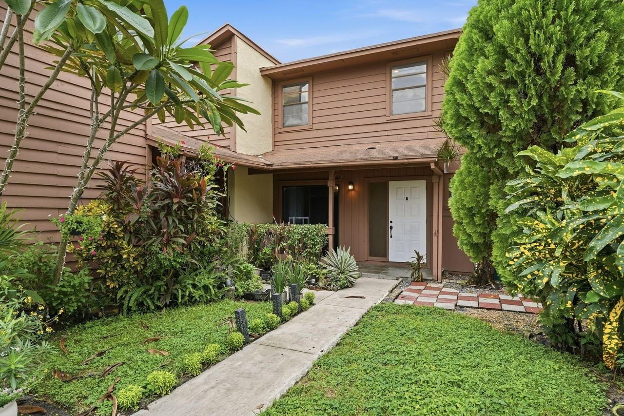 6180 Pine Tree Ln #B - Photo 4 of 50