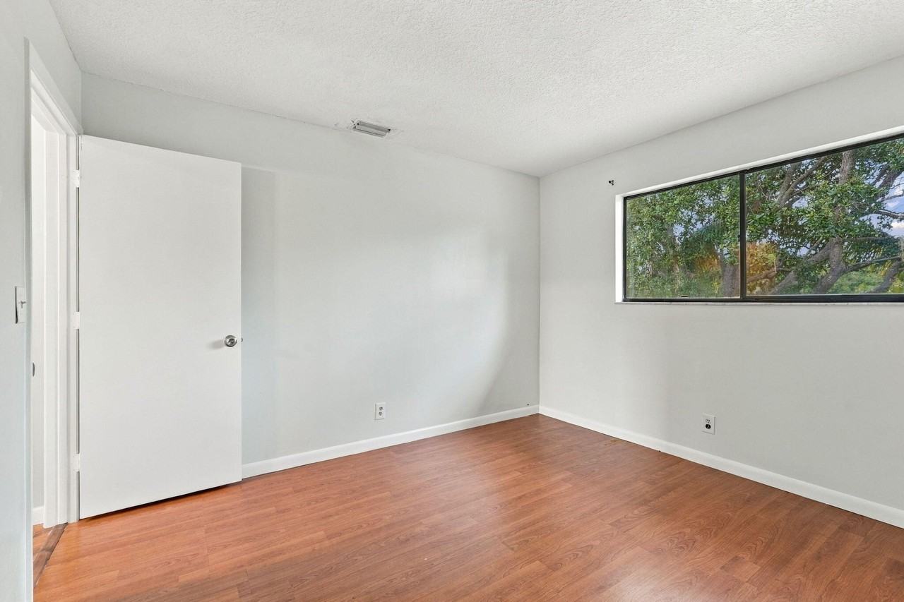 6180 Pine Tree Ln #B - Photo 7 of 50