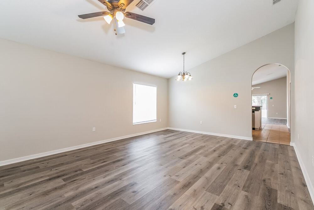 3066 Cameron Dr - Photo 3 of 15