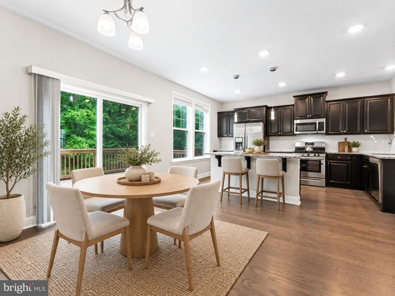 33 Sullivan Way - Photo 3 of 43