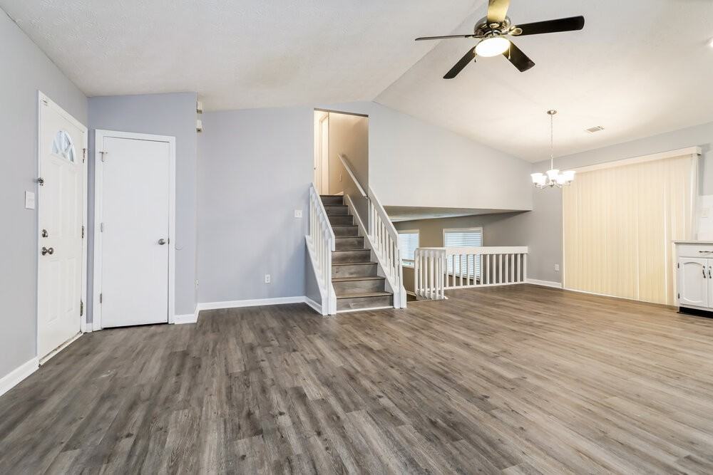 5218 Martins Crossing Rd - Photo 4 of 17
