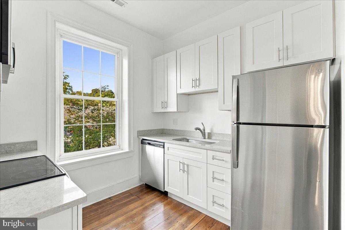 324 W Boscawen St #5 - Photo 2 of 16
