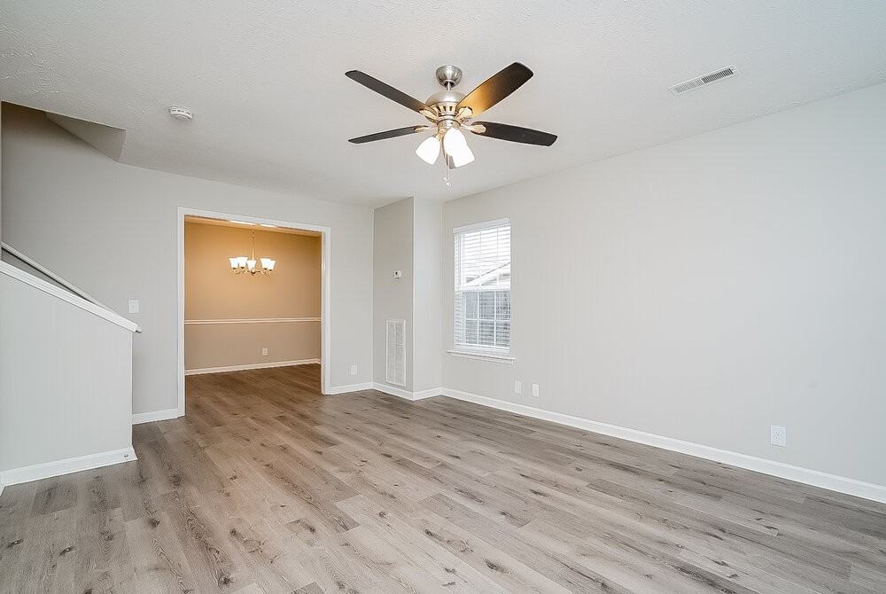 994 Tom Hailey Blvd - Photo 4 of 17
