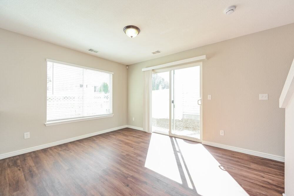 4390 Perth Cir - Photo 6 of 17