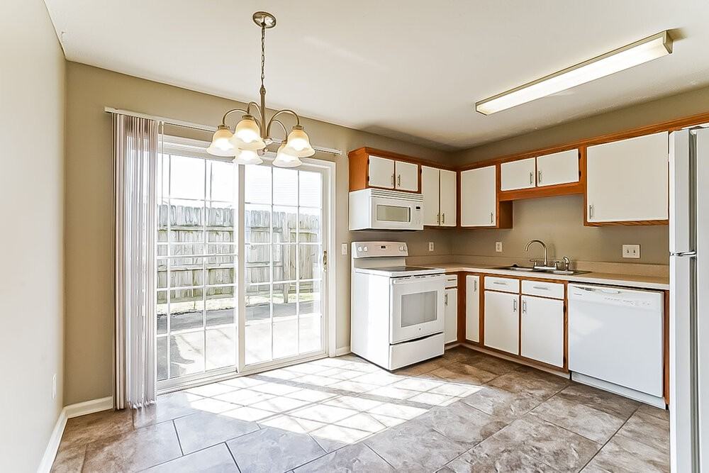 4080 Nir Shreibman Blvd #8 - Photo 7 of 17