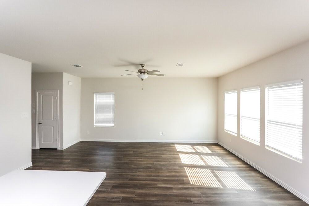 1503 Wind Springs Dr - Photo 4 of 17