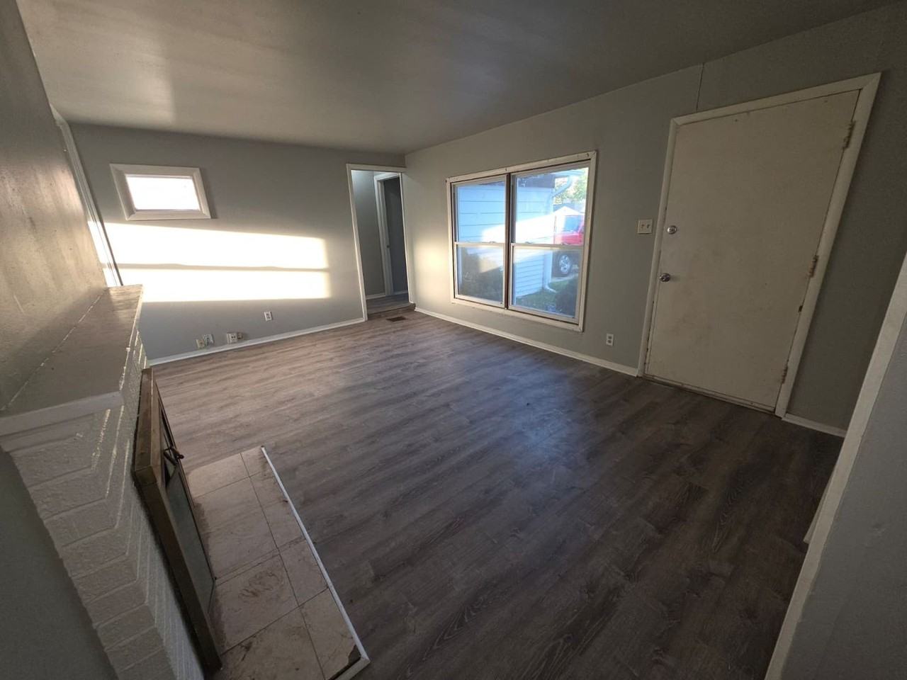 6135 N 38th St - Photo 3 of 11