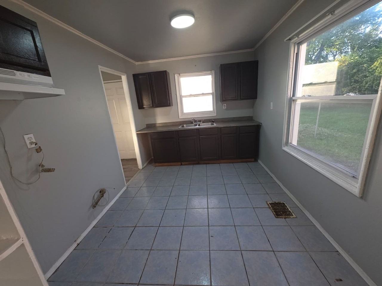 6135 N 38th St - Photo 5 of 11